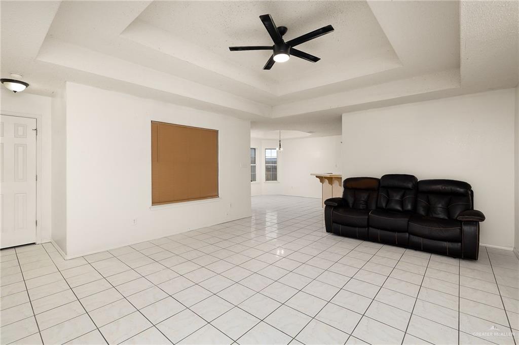Photo 5 of 3405 Walnut Avenue