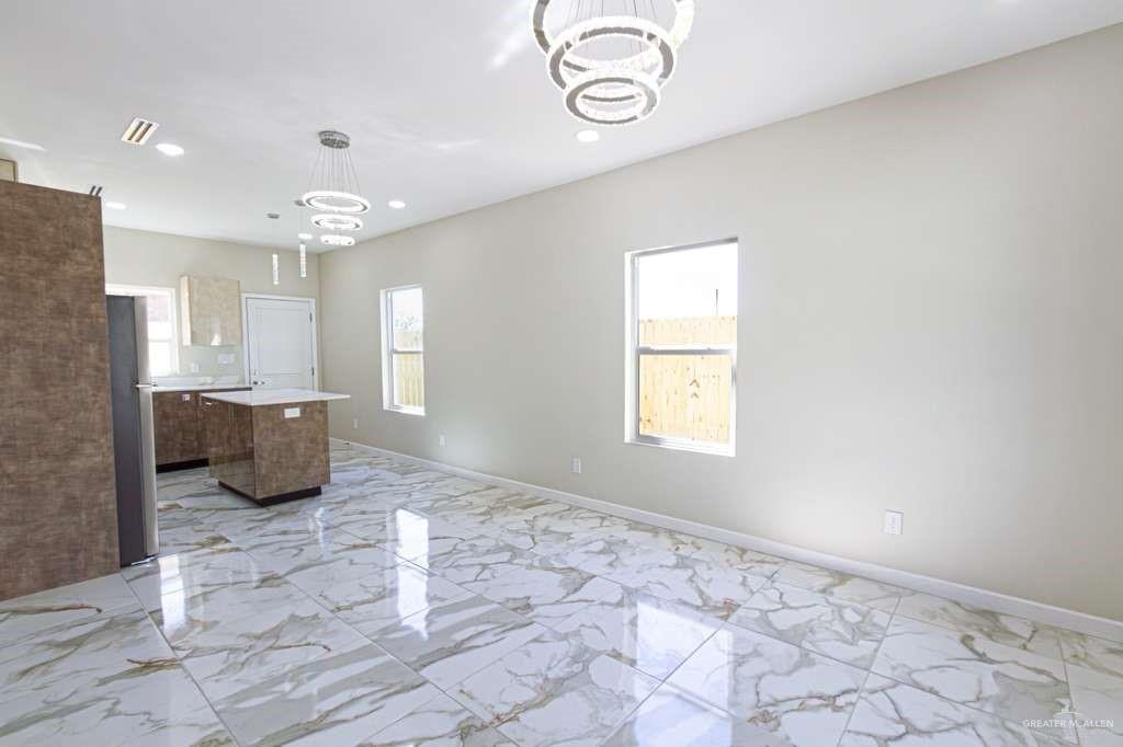 Photo 5 of 403 Emerald Avenue
