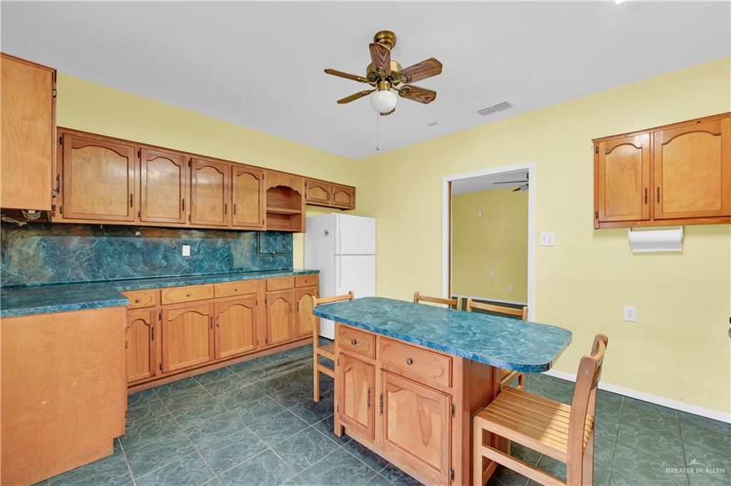 Photo 8 of 1629 Teege Avenue