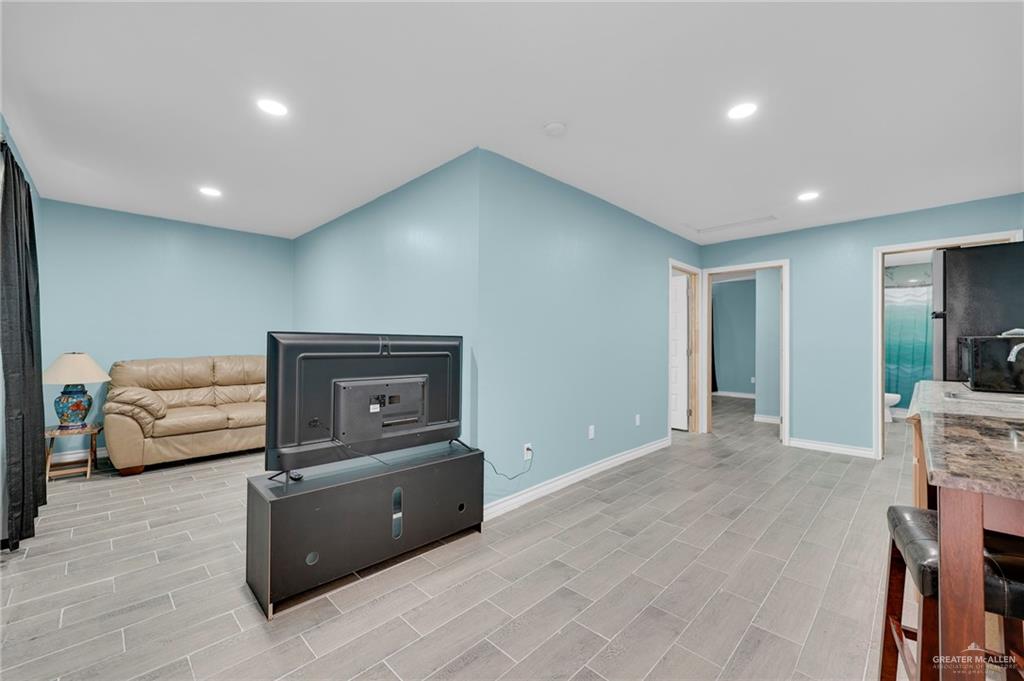 Photo 11 of 1001 Trout Avenue