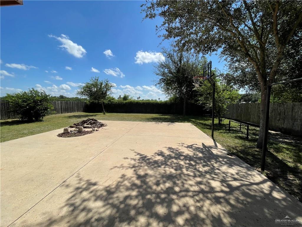 Photo 11 of 2114 Northgate Circle