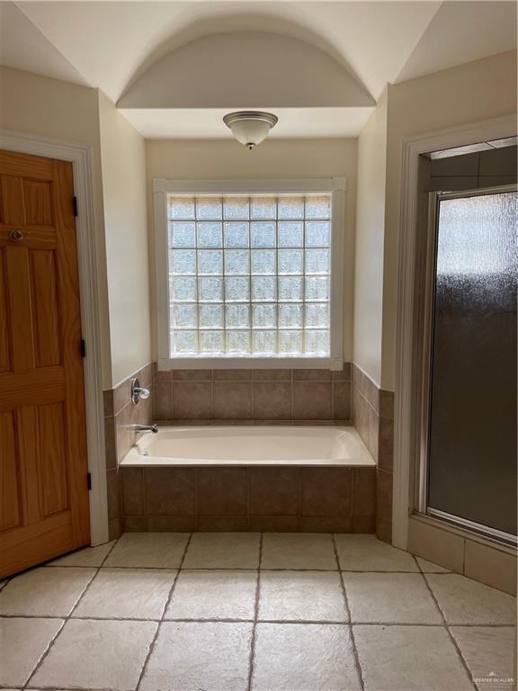Photo 9 of 2114 Northgate Circle