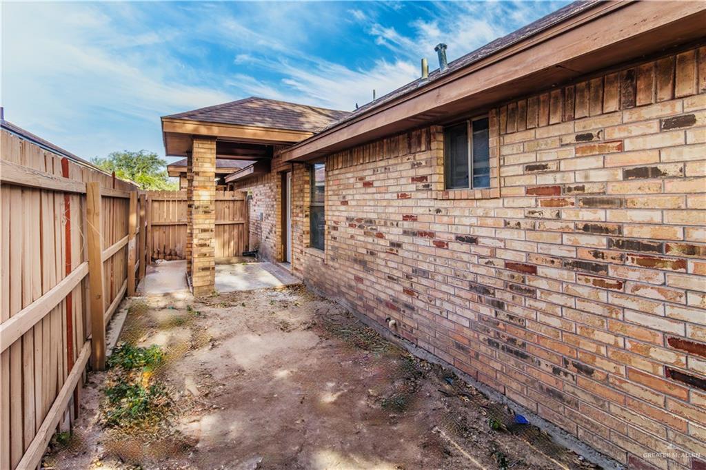 Photo 10 of 933 English Avenue #C