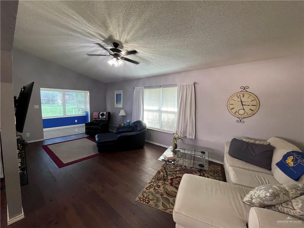 Photo 2 of 840 Santa Anna Drive