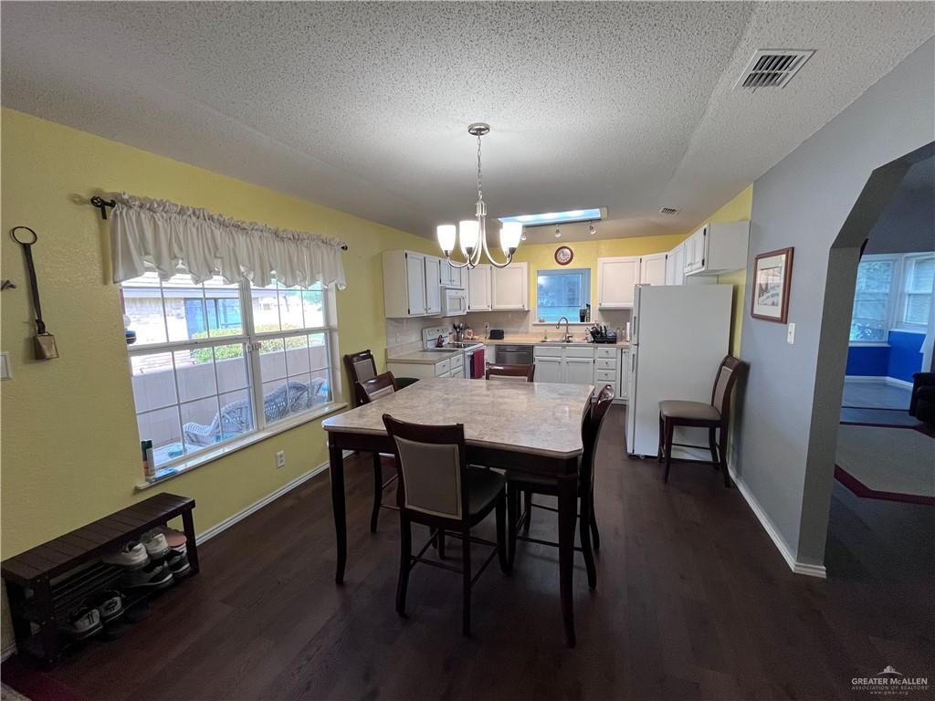 Photo 6 of 840 Santa Anna Drive