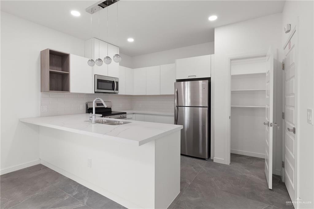 Photo 4 of 901 Yuma Avenue #1003
