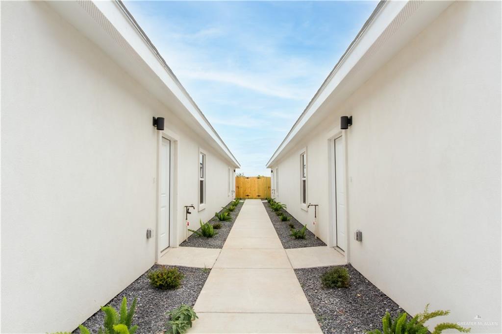 Photo 3 of 1313 Aryana Avenue