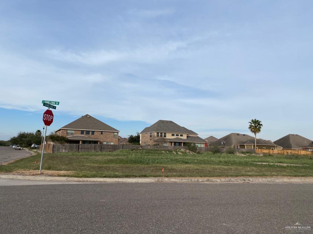 Photo 4 of 2801 Grand Canal Drive