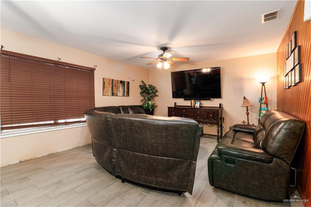 Photo 6 of 520 Upas Avenue