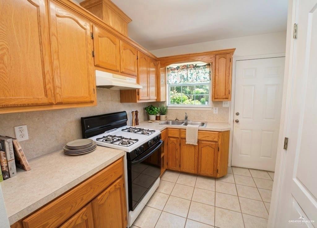Photo 2 of 27551 Solis Road