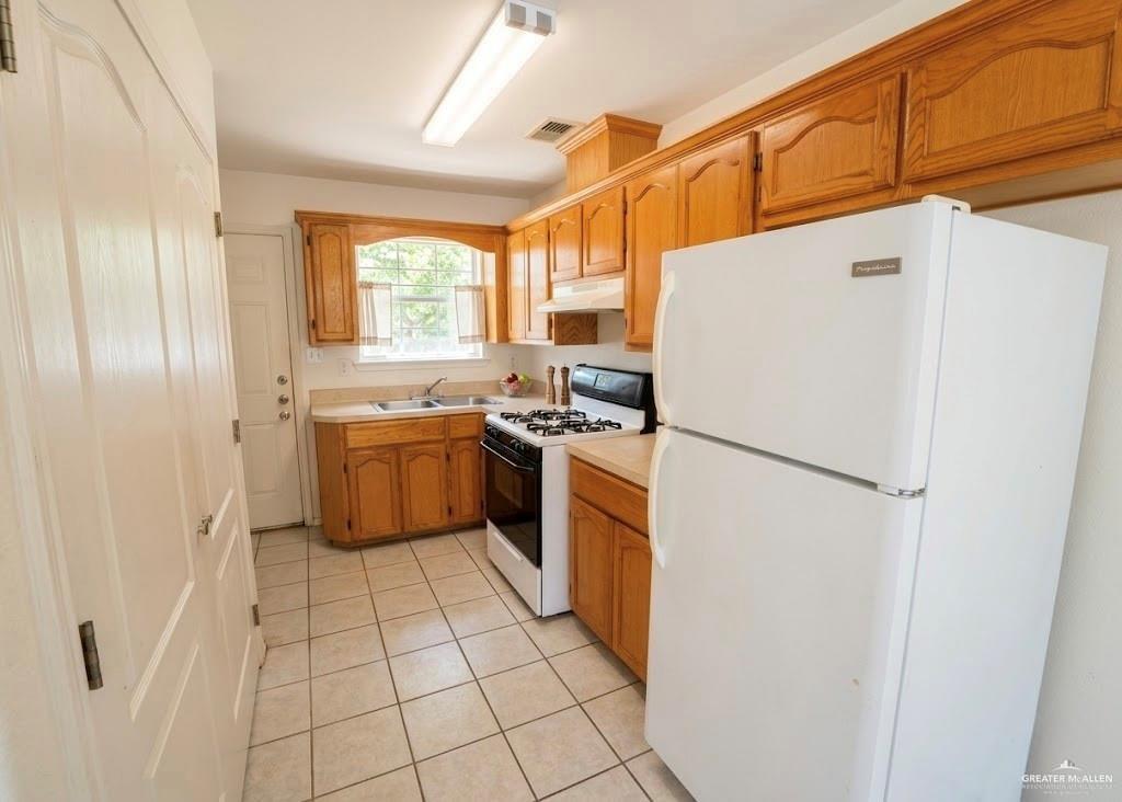 Photo 3 of 27551 Solis Road