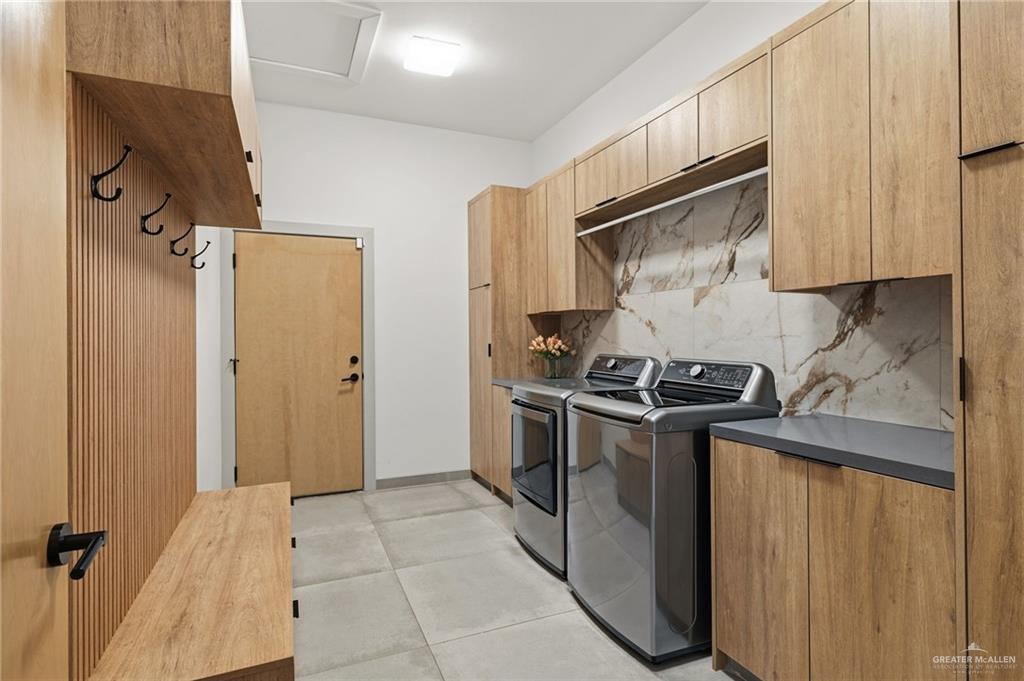 Photo 17 of 2529 Hatfield Avenue