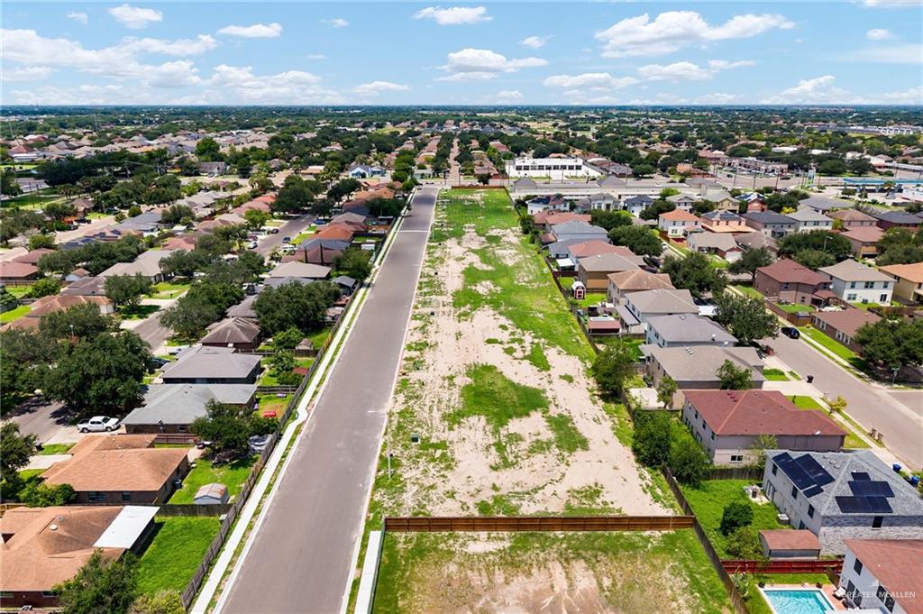 Photo 4 of 3500 Zinnia Avenue