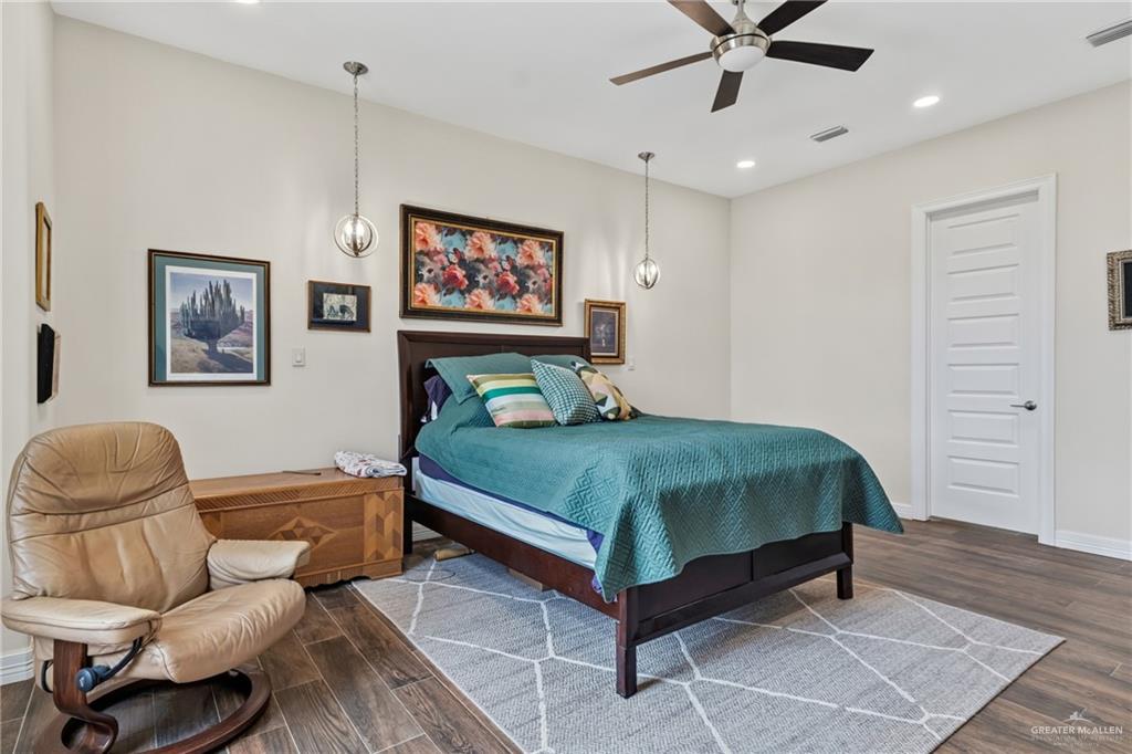 Photo 10 of 2106 Thacker Lane