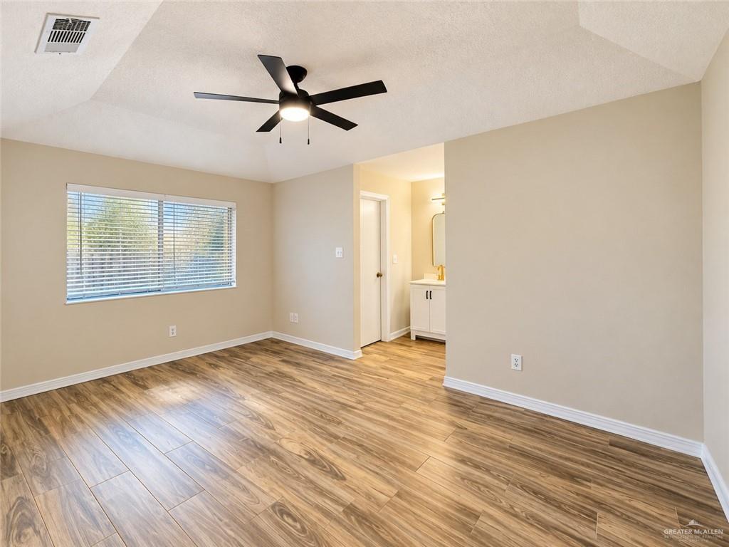 Photo 8 of 2101 Jonquil Avenue