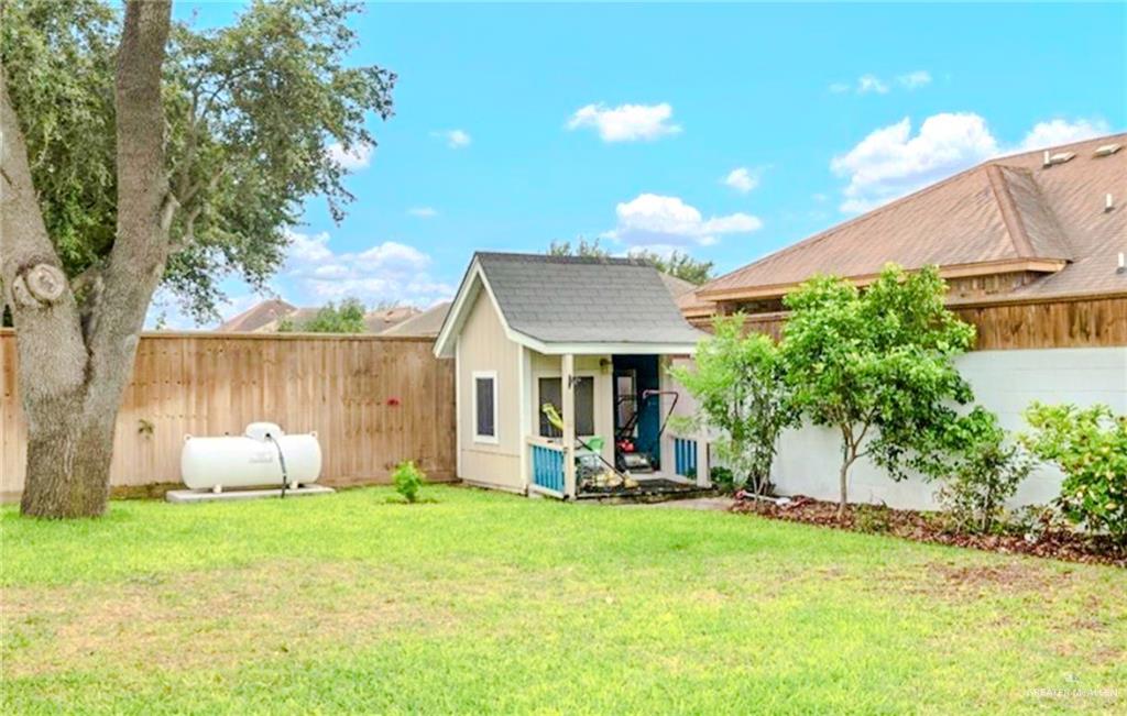 Photo 18 of 2513 Kings Drive