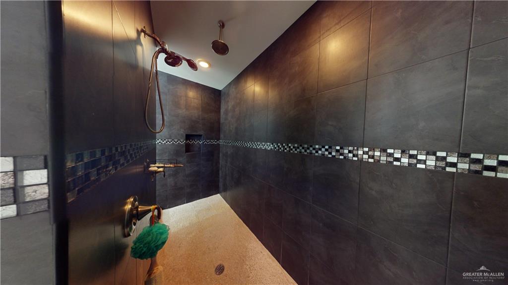 Photo 18 of 5403 Mauritius Lane