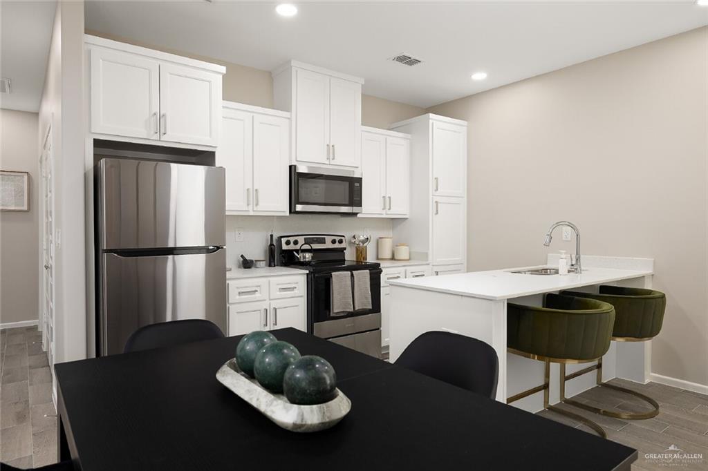 Photo 5 of 2609 Hayes Avenue #3