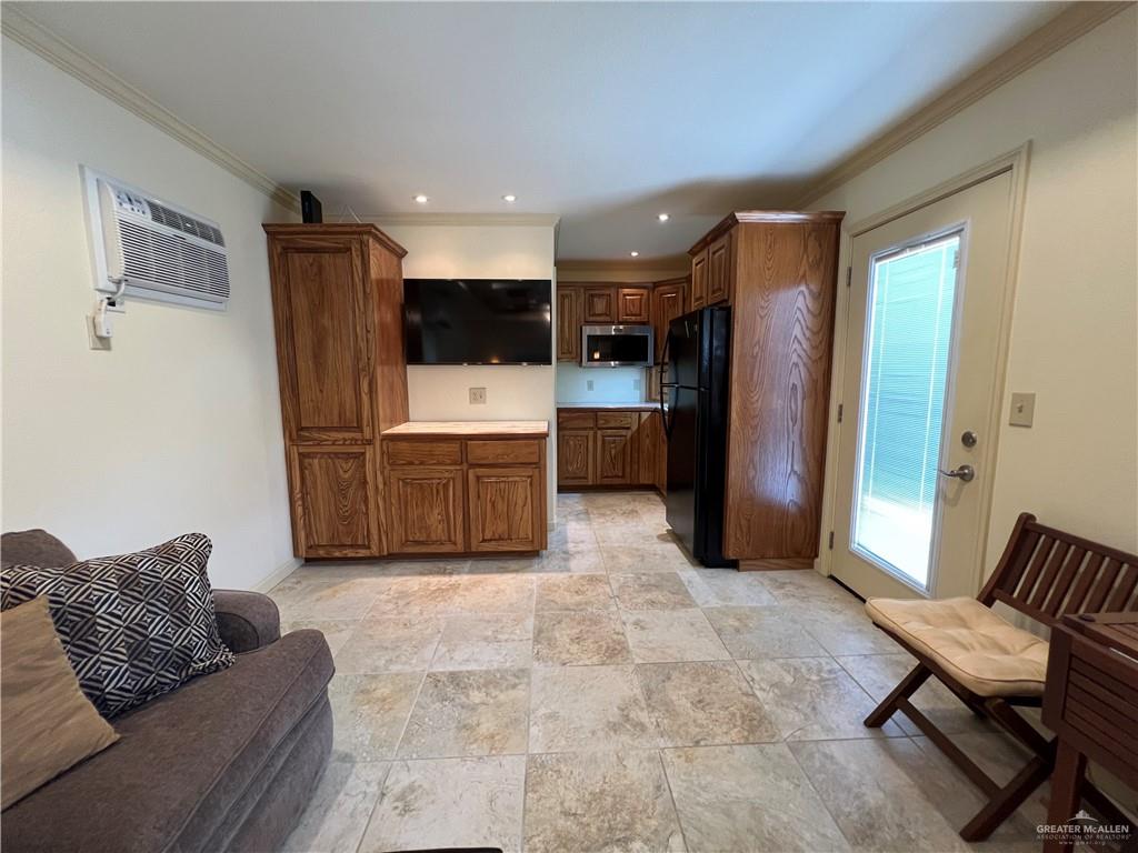 Photo 13 of 2082 Carmona East Street