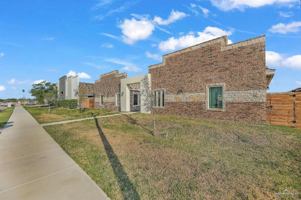 Photo 2 of 2713 Primrose Avenue #A-1
