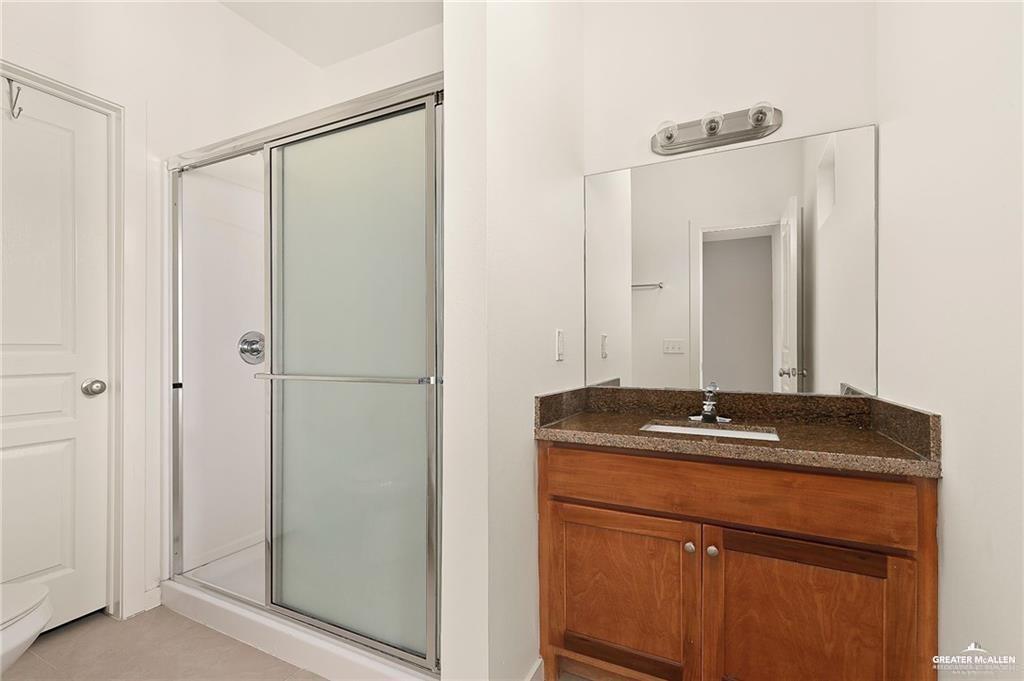Photo 11 of 2705 Franklin Avenue