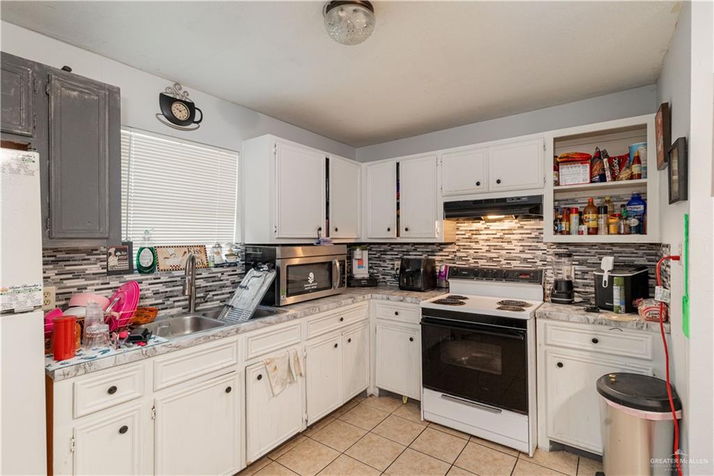 Photo 5 of 905 6th Avenue