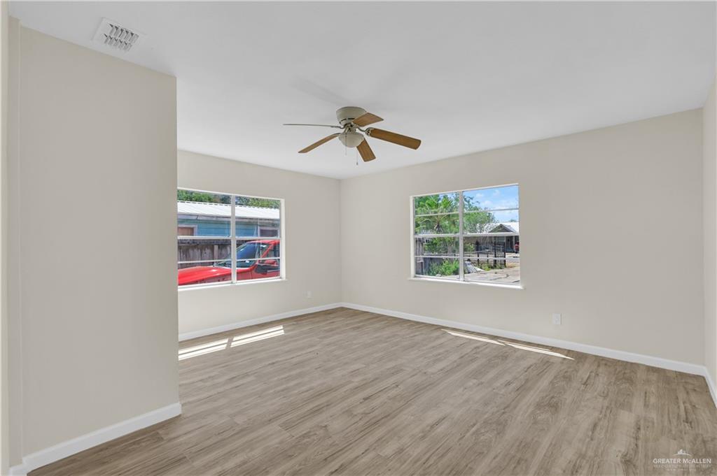 Photo 7 of 902 Indiana Avenue