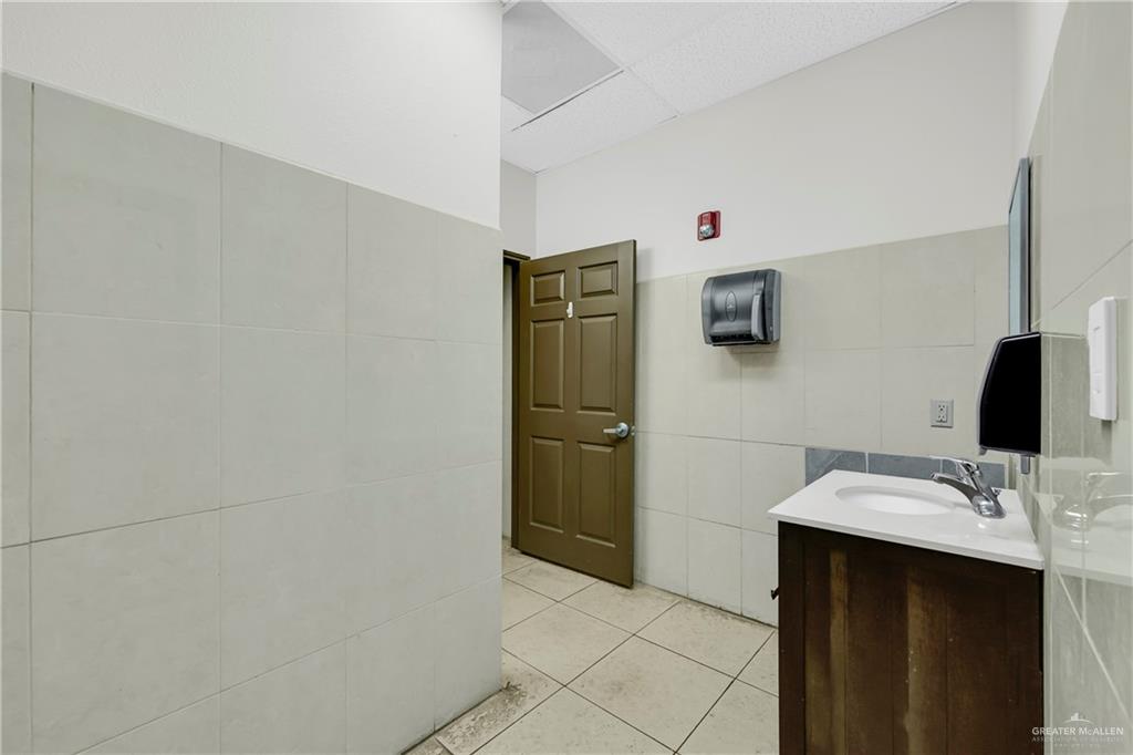 Photo 13 of 301 Cage Boulevard