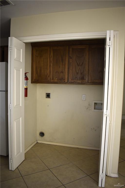 Photo 14 of 221 Albatross Avenue