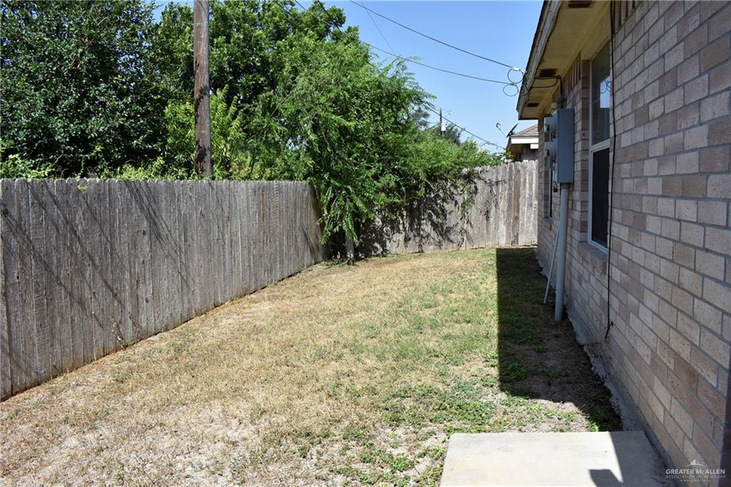 Photo 28 of 221 Albatross Avenue