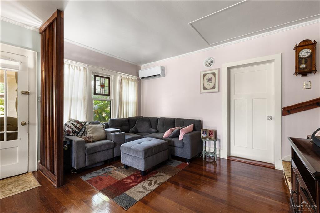 Photo 10 of 906 6th Street