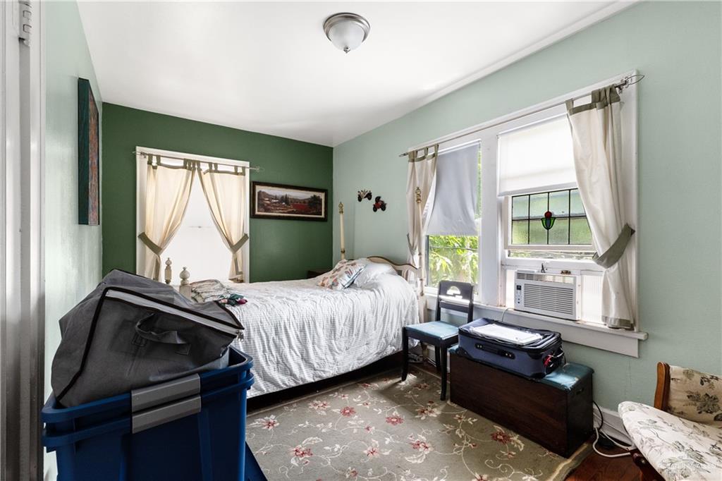 Photo 18 of 906 6th Street