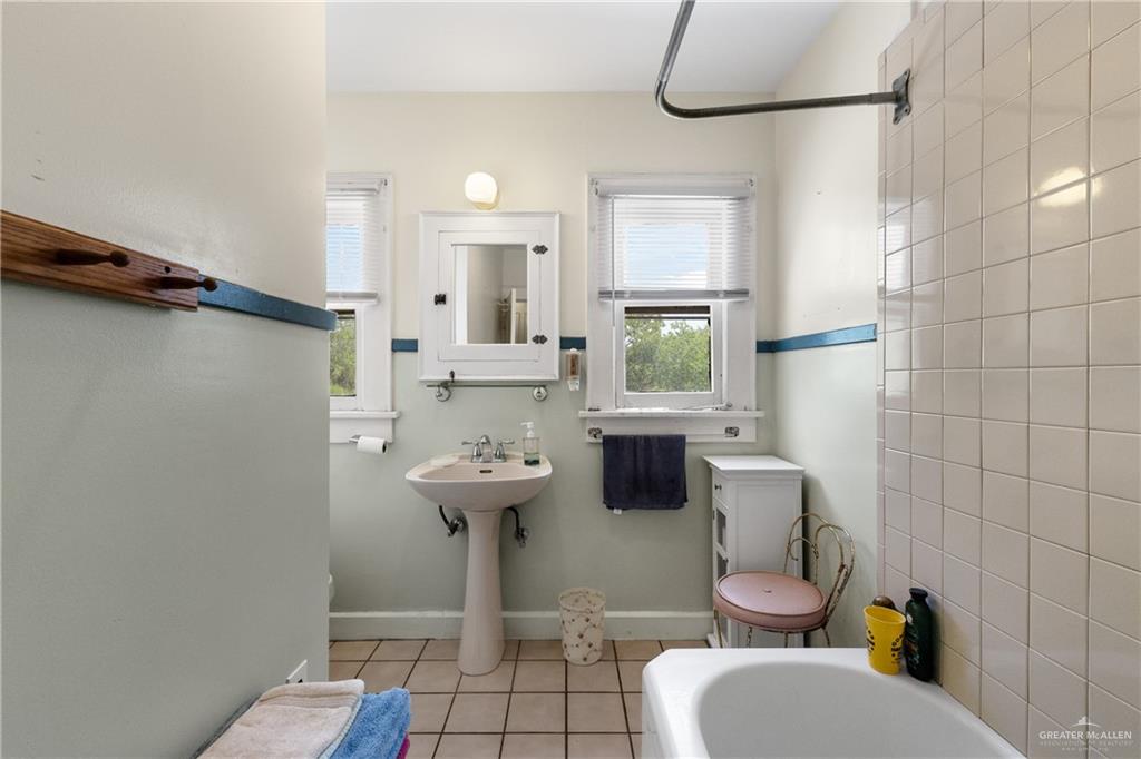 Photo 24 of 906 6th Street