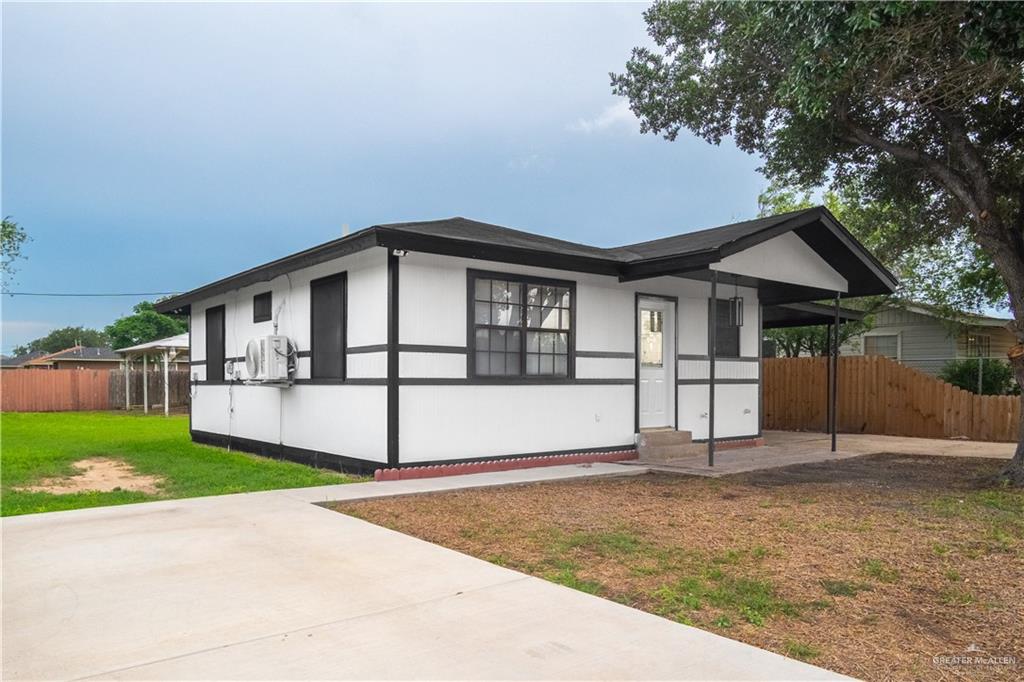 Photo 2 of 2815 Tierra Dorada Boulevard