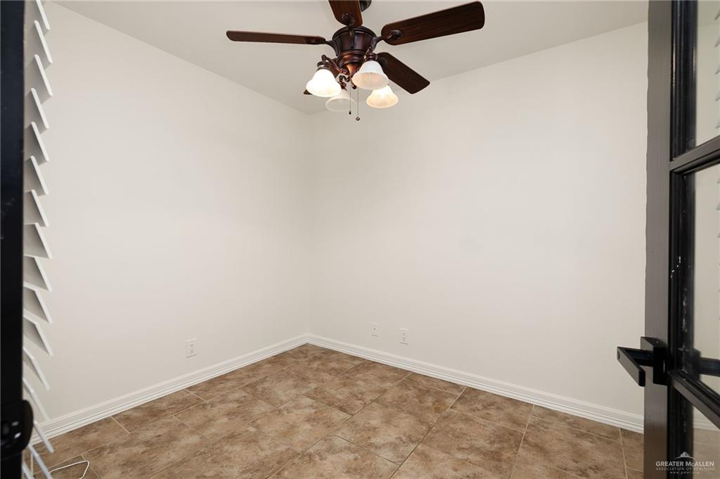 Photo 10 of 300 Diamond Street