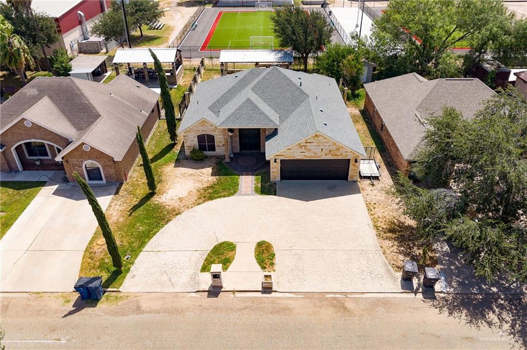 Photo 3 of 300 Diamond Street