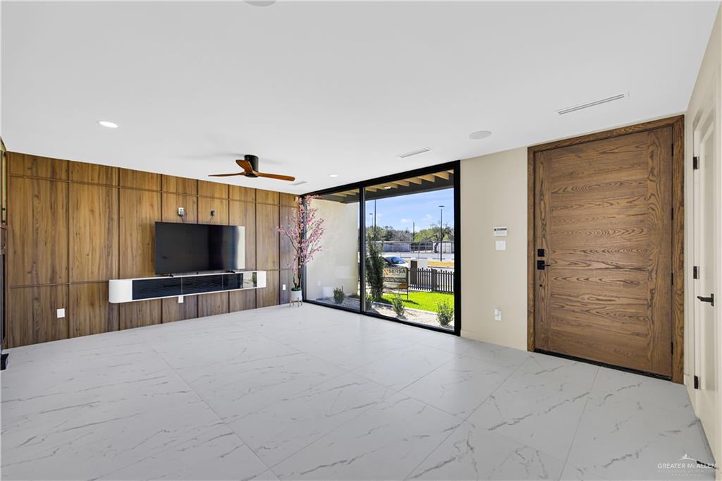 Photo 4 of 1406 7th Avenue