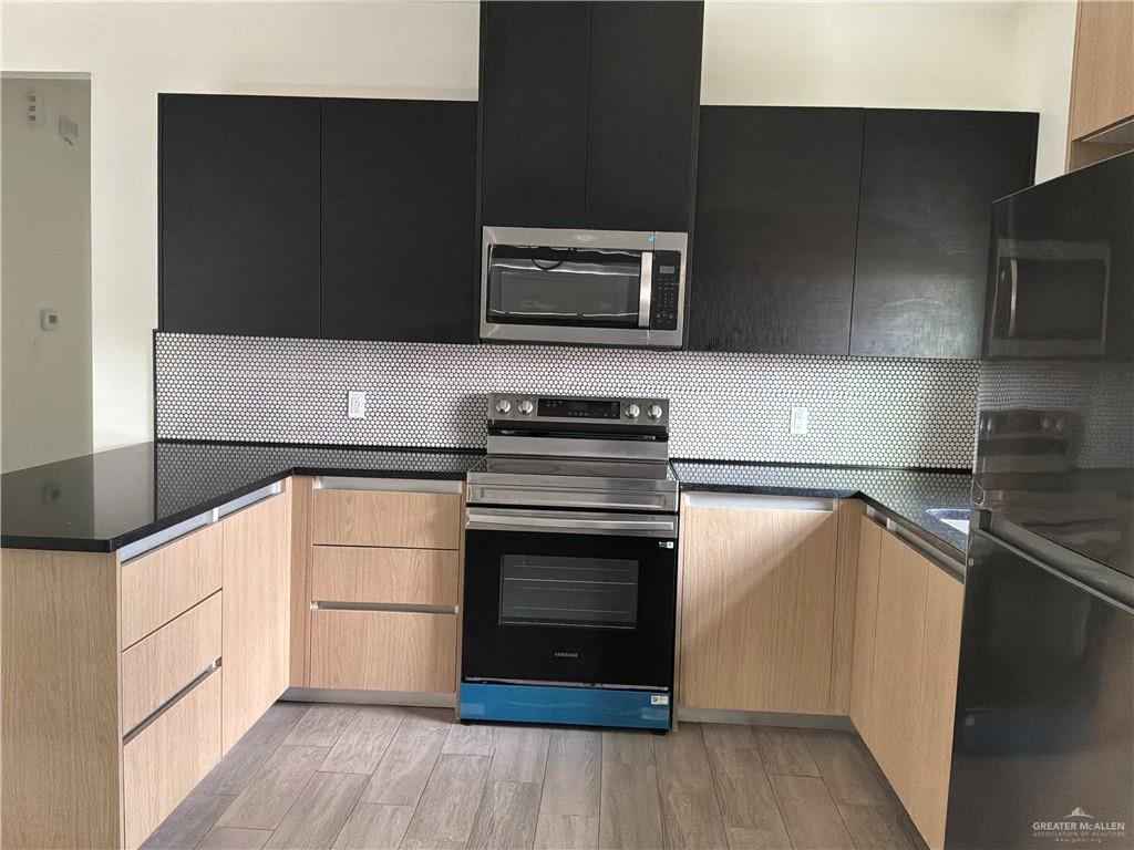 Photo 5 of 3900 Ventura Avenue #1
