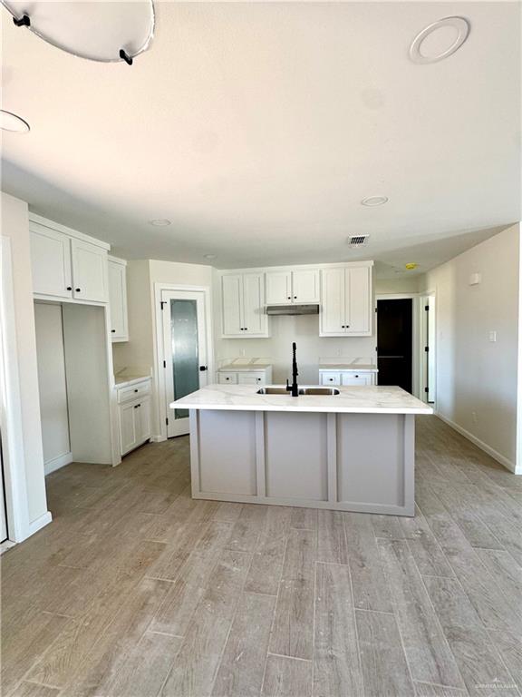 Photo 6 of 2209 Lana Street