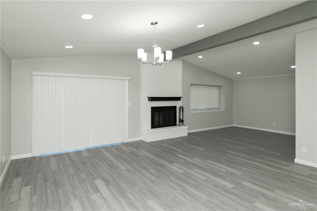 Photo 3 of 917 Blue Bonnett Drive