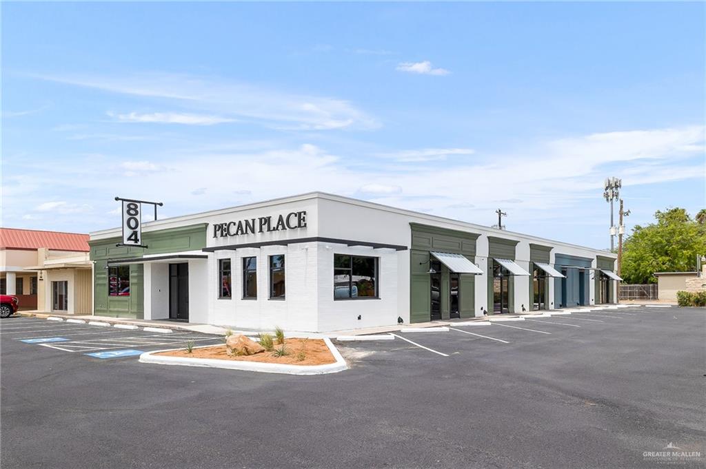 Photo 2 of 804 Pecan Boulevard #101