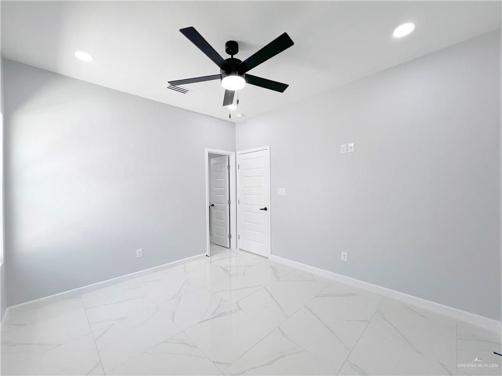 Photo 11 of 823 Woodson Avenue #4