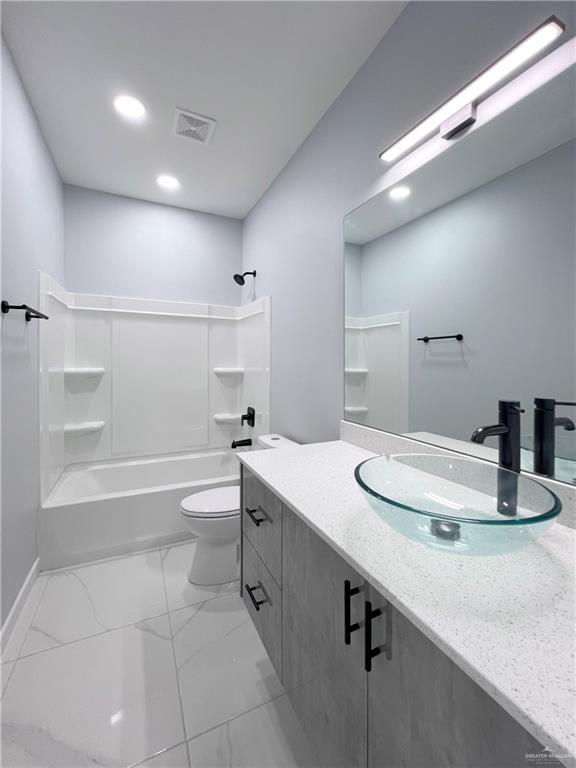 Photo 14 of 823 Woodson Avenue #4