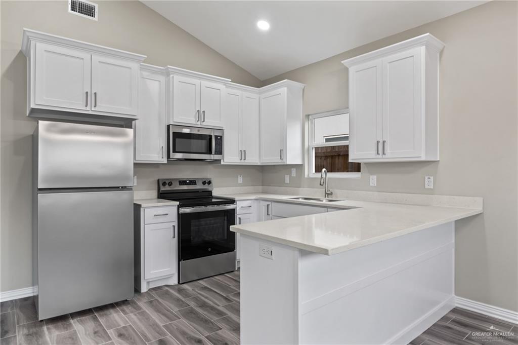 Photo 5 of 2605 Woodpecker Street #1