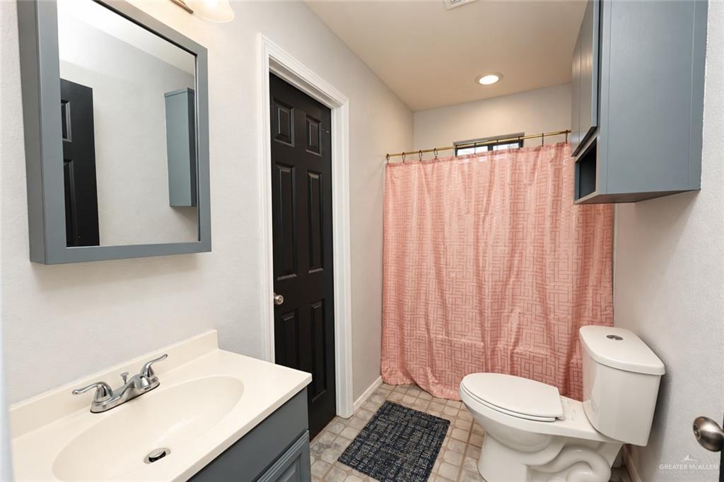 Photo 6 of 904 Darlene Avenue