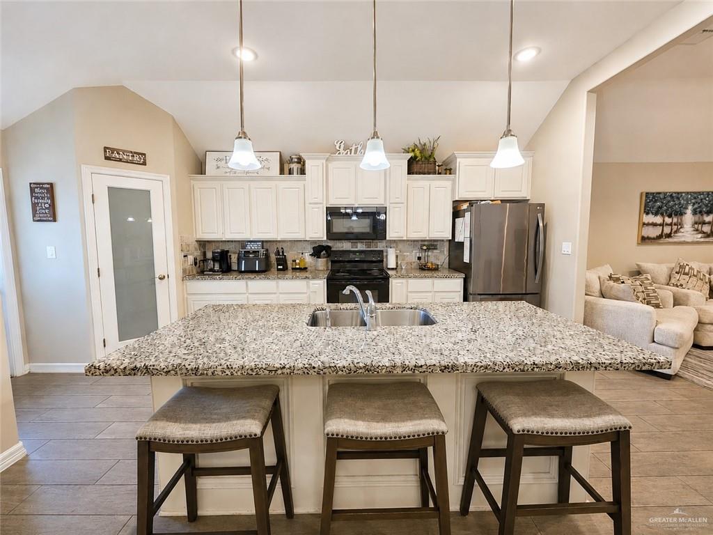 Photo 4 of 3816 Zenaida Avenue