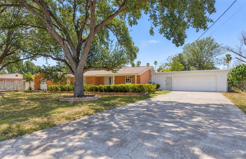 Photo 2 of 1311 Scobey Avenue