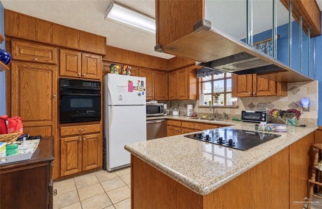 Photo 8 of 1311 Scobey Avenue