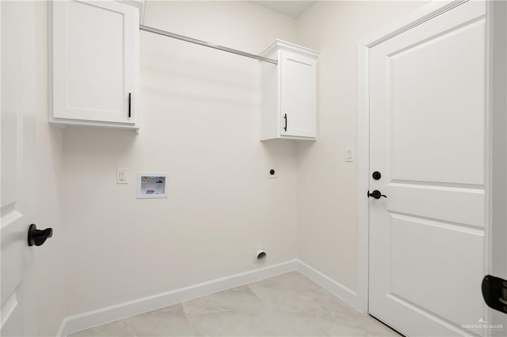 Photo 10 of 813 Buxton Avenue