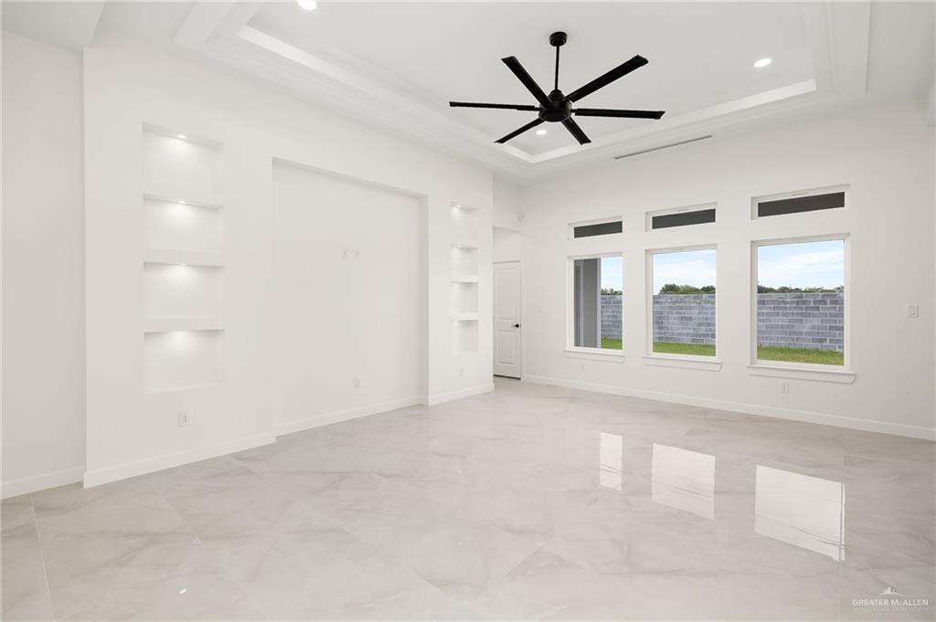 Photo 5 of 813 Buxton Avenue